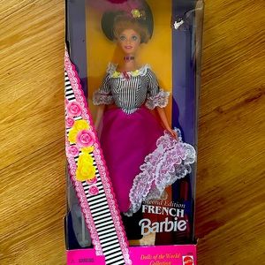 Barbie Vintage French Collector Edition Doll in Box second edition incl acces